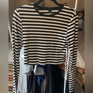Black and White Striped longsleeve crop top